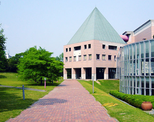 大阪艺术大学